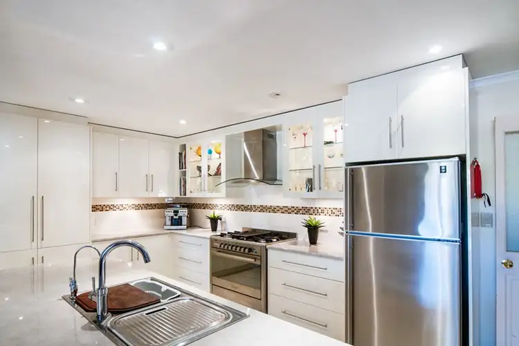 9 Padthaway Court, Woodcroft SA 5162