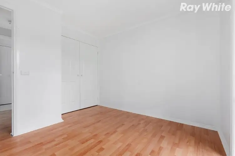 Seventh view of Homely house listing, 5 Gus Court, Pakenham VIC 3810