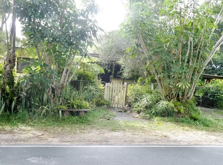 17 Claytons Road, Amity Point QLD 4183