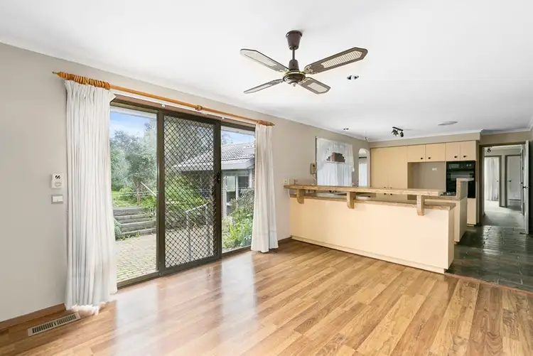 Fifth view of Homely house listing, 6 KIRSTEN Court, Mooroolbark VIC 3138