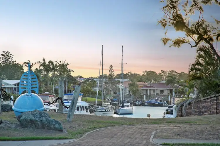 68 Dorsal Drive, Birkdale QLD 4159