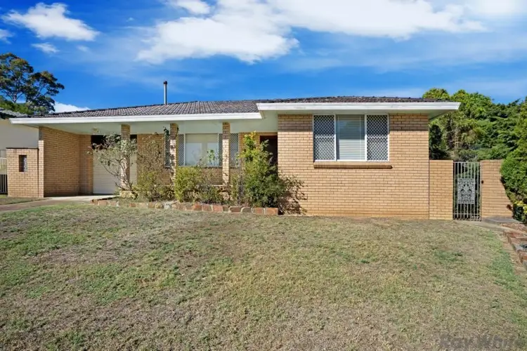 8 Wakehurst Crescent, Metford NSW 2323
