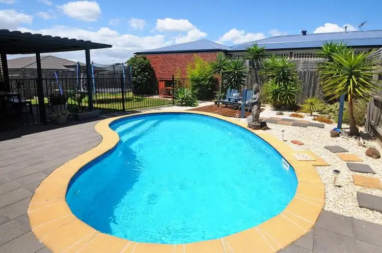 42 Chardonnay Drive, Skye VIC 3977