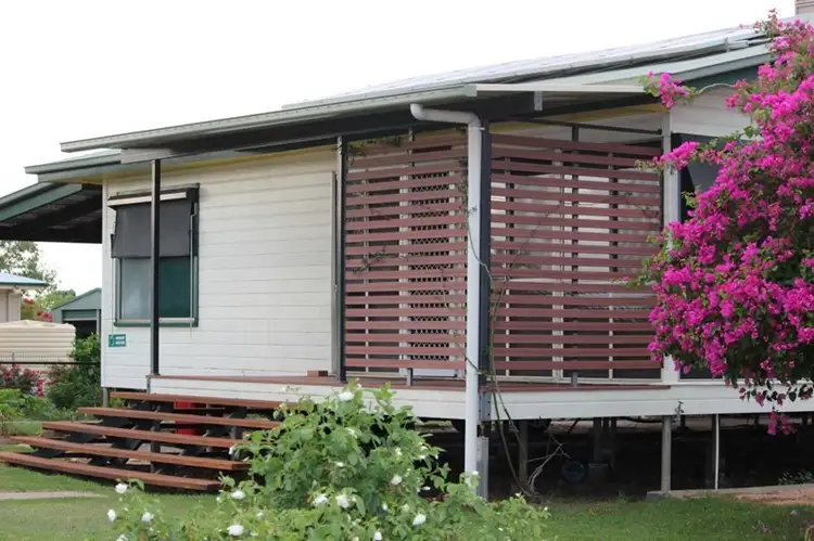 102 Currey Street, Roma QLD 4455