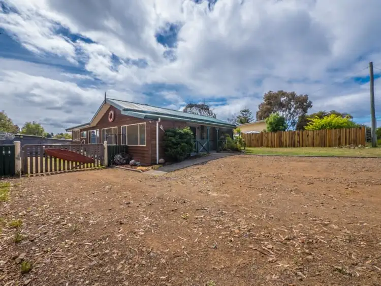 24 Roaring Beach Road, South Arm TAS 7022