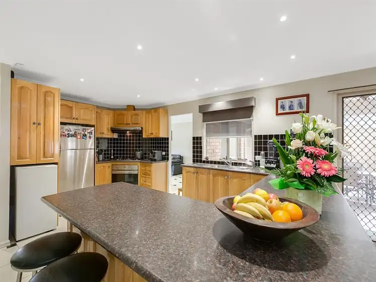 Seventh view of Homely house listing, 2 Callan Court, Mill Park VIC 3082