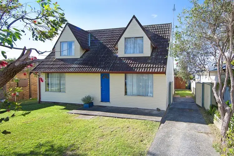 14 Malana Avenue, Bateau Bay NSW 2261