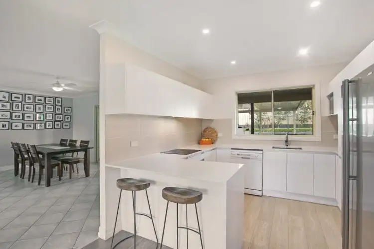 Fifth view of Homely house listing, 2 Blueberry Close, Aberglasslyn NSW 2320