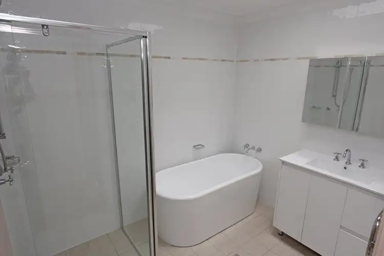 Fifth view of Homely house listing, 2/11 Lauren Close, Green Point NSW 2251