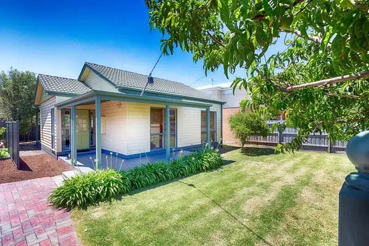 49 Catherine Avenue, Chelsea VIC 3196