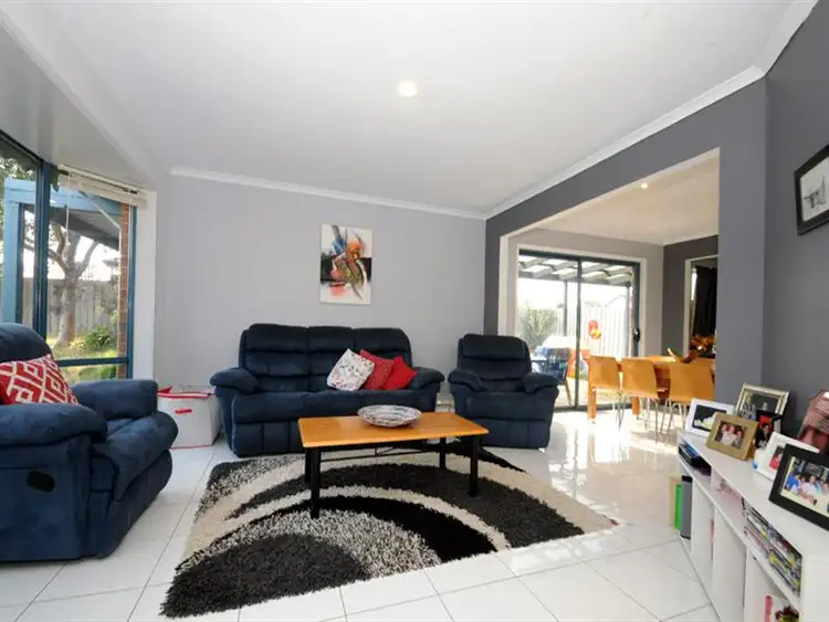 2 Falkiner Court, Carrum Downs VIC 3201