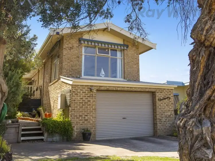 89 Fourth Avenue, Rosebud VIC 3939