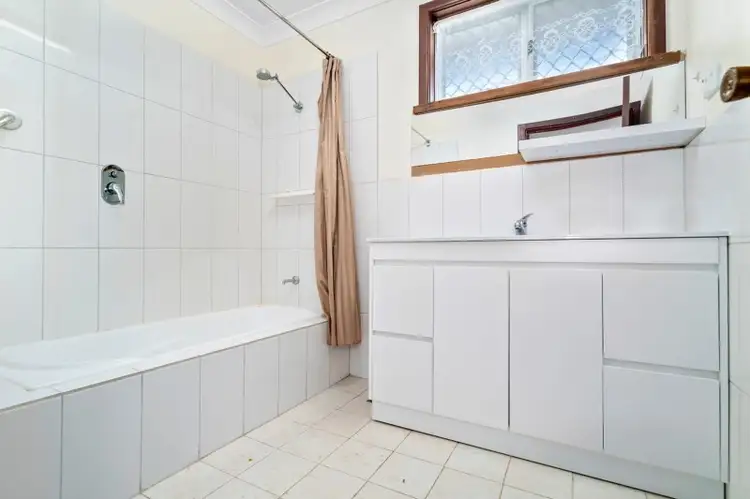 Sixth view of Homely unit listing, 2/7 Hadda Way, Mahomets Flats WA 6530