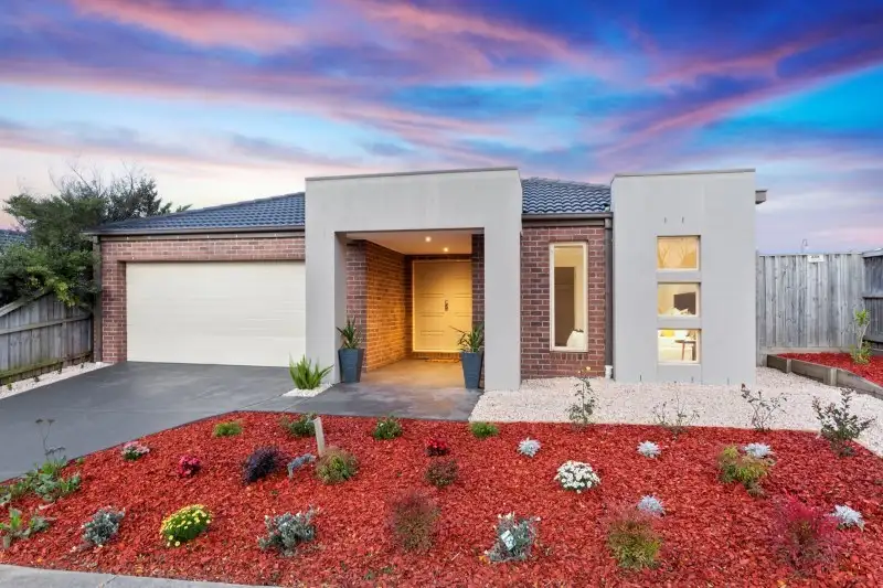 Main view of Homely house listing, 5 Greenview Court, Cranbourne North VIC 3977