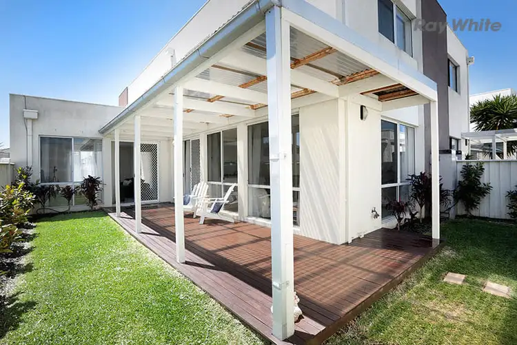 112 Signature Boulevard, Sanctuary Lakes VIC 3030