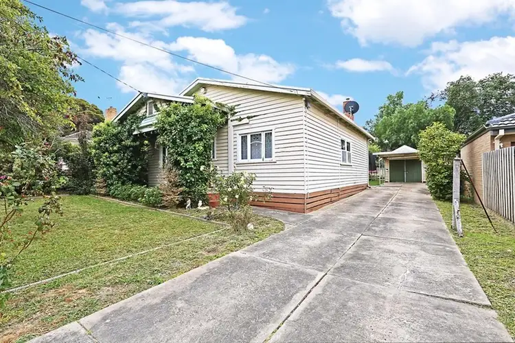 14 Nelson Avenue, Highton VIC 3216