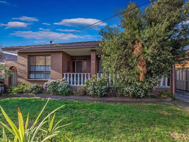12 Clover Avenue, St Albans VIC 3021