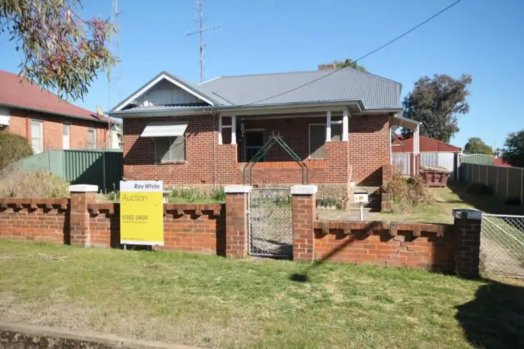 33 Caple Street, Young NSW 2594