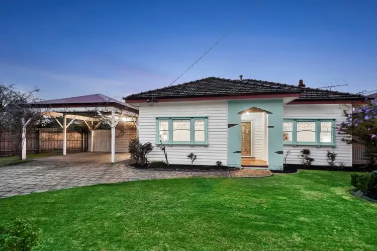 2 Bishop Street, Oakleigh VIC 3166