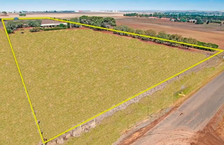 45 Canterbury Road West, Lara VIC 3212