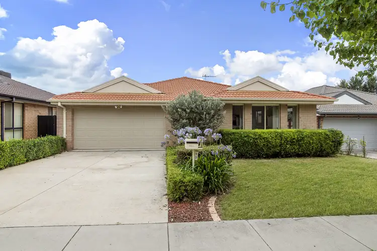 17 Betty Maloney Crescent, Banks ACT 2906