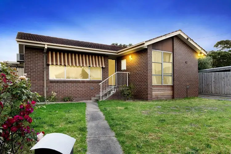 10 Golden Court, Frankston North VIC 3200