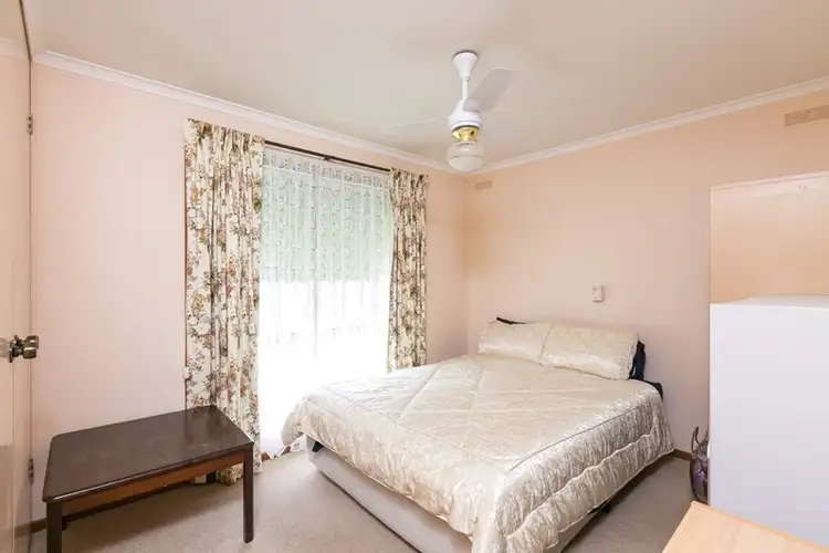 Fifth view of Homely house listing, 2/13 Beverley Street, Kangaroo Flat VIC 3555