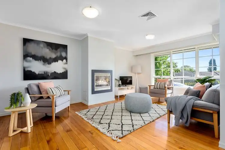 1/17 Kingsley Crescent, Mont Albert VIC 3127