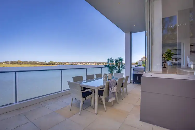 Villa 2/255 Varsity Parade, Varsity Lakes QLD 4227