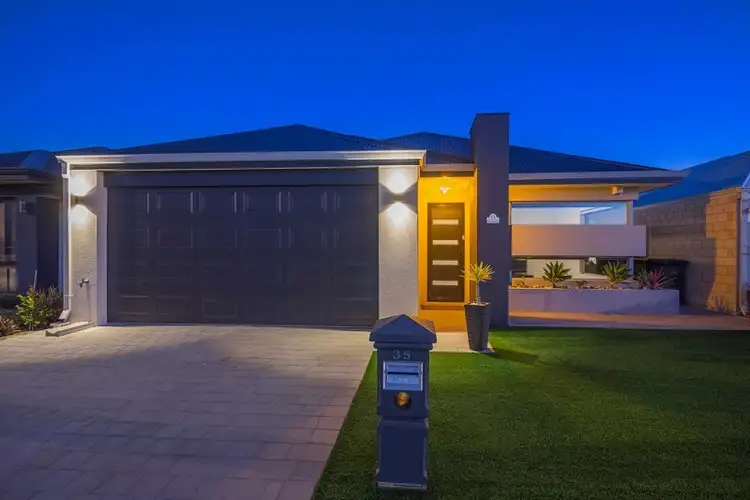 35 Weetman Road, Hammond Park WA 6164