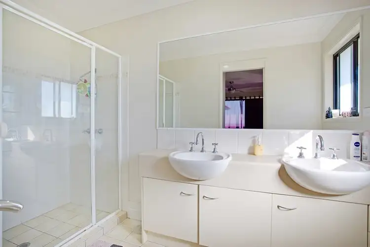 Seventh view of Homely house listing, 2/86 Kincaid Drive, Highland Park QLD 4211