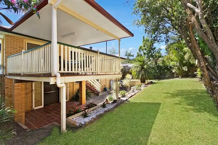 24 St Albans Street, Kenmore QLD 4069