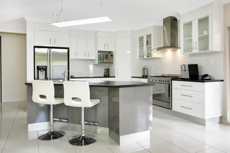 7 Mauro Close, Bentley Park QLD 4869