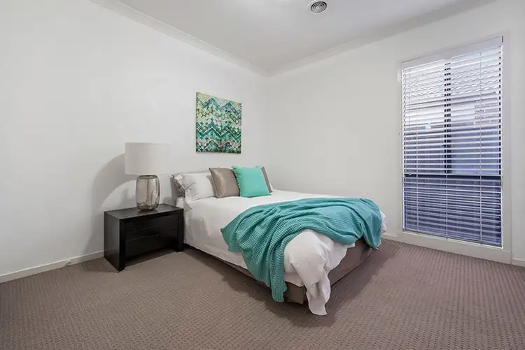 Seventh view of Homely house listing, 18 Oakgrove Drive, Craigieburn VIC 3064