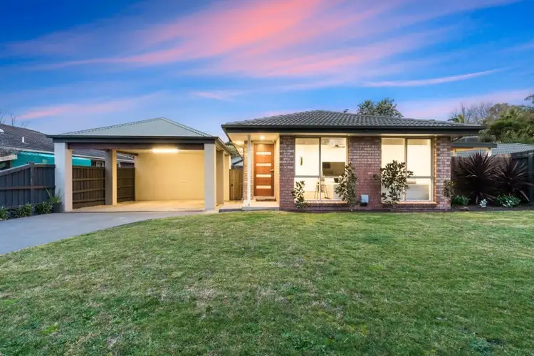 12 DOBELL Place, Mooroolbark VIC 3138