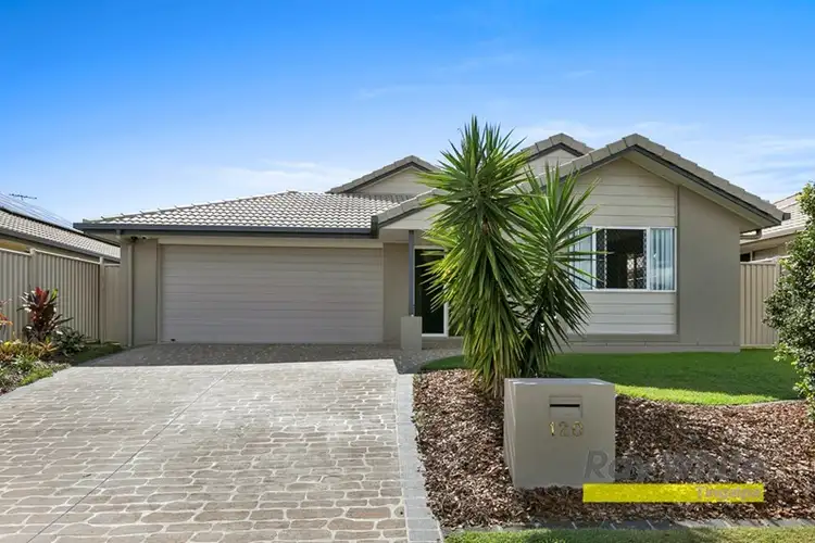 120 Ropley Road, Wynnum West QLD 4178