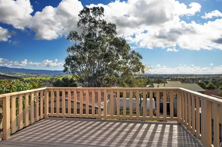 21 Scenic Crescent, Albion Park NSW 2527