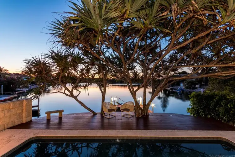 11 Valencia Avenue, Isle Of Capri QLD 4217