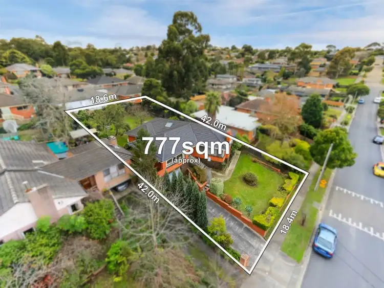 29 RENSHAW Street, Doncaster East VIC 3109