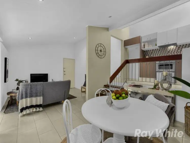 2/65 Erneton Street, Newmarket QLD 4051