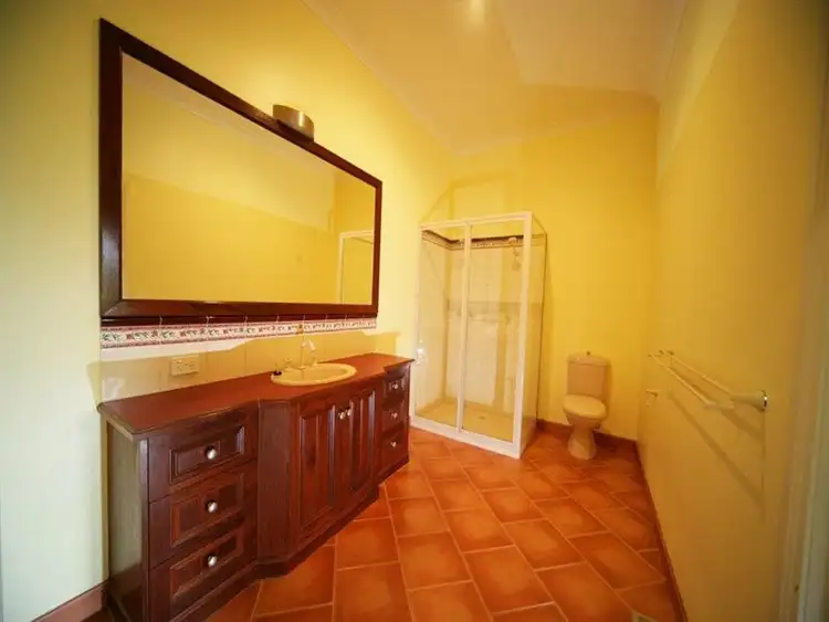 Seventh view of Homely house listing, 1 Berry Court, Hamilton VIC 3300