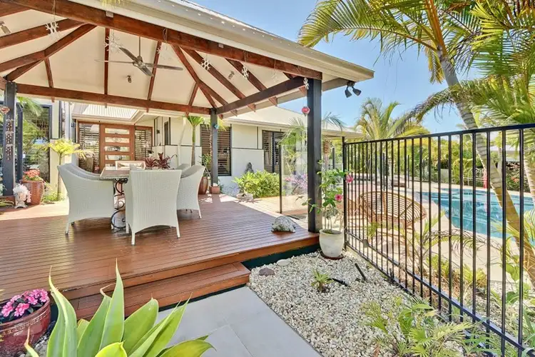 Second view of Homely house listing, 18 Majorca Place, Parrearra QLD 4575