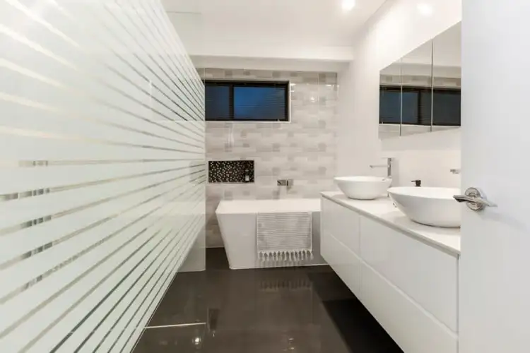 Fifth view of Homely house listing, 5 Finisterre Court, Frankston VIC 3199