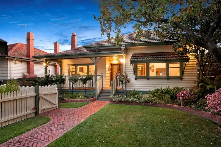 4 Ellendale Street, Hughesdale VIC 3166