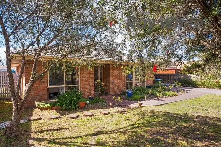 11 Michelle Drive, Hastings VIC 3915