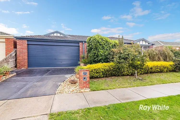 13 Breamlea Way, Cranbourne West VIC 3977