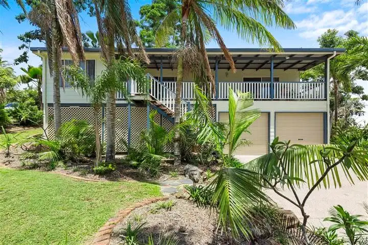 2 Hamilton Avenue, Cannonvale QLD 4802