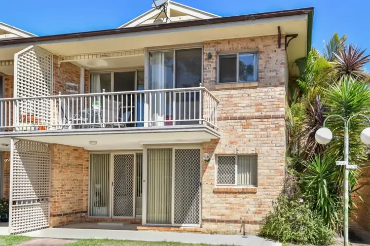14/12-20 Kinarra Avenue, Wyoming NSW 2250