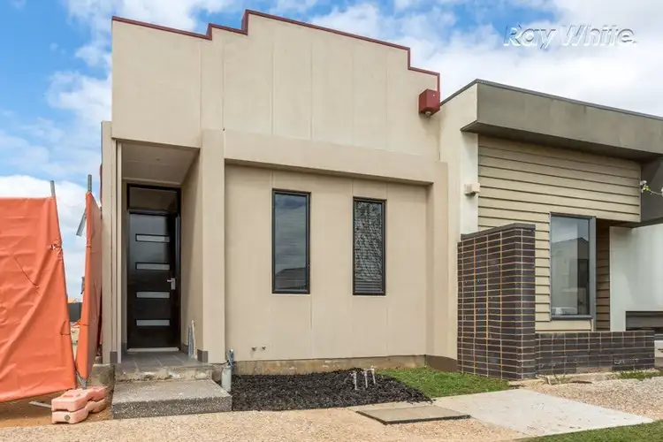 13 Mackenzie Circuit, Mawson Lakes SA 5095