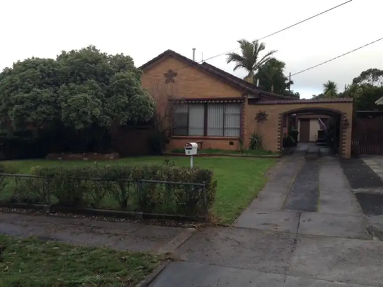 8 Alpina Street, Frankston North VIC 3200